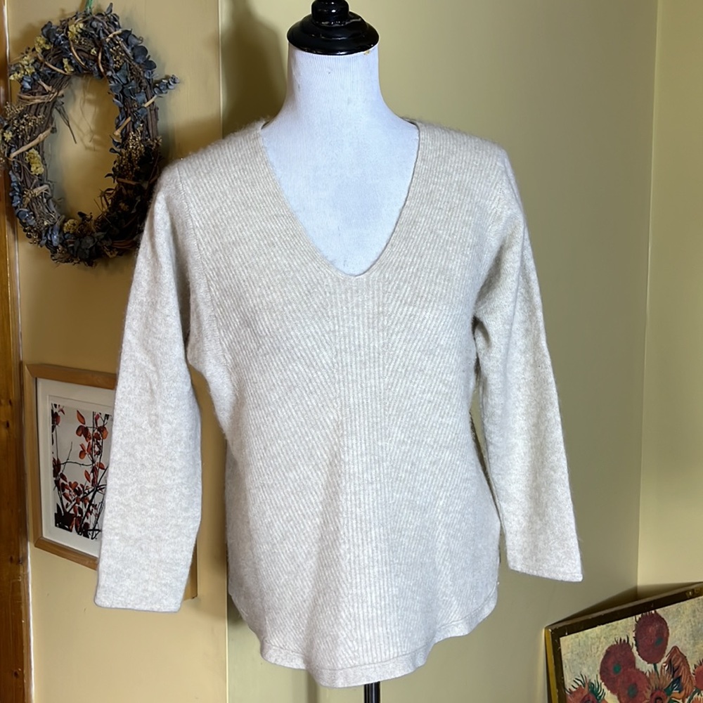 PURE CASHMERE Size 12 Cashmere V-Neck Ribbed Design Sweater Oatmeal Timeless